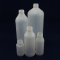 Butelka plastikowa HDPE z nakrętką N28 i podziałką.jpg